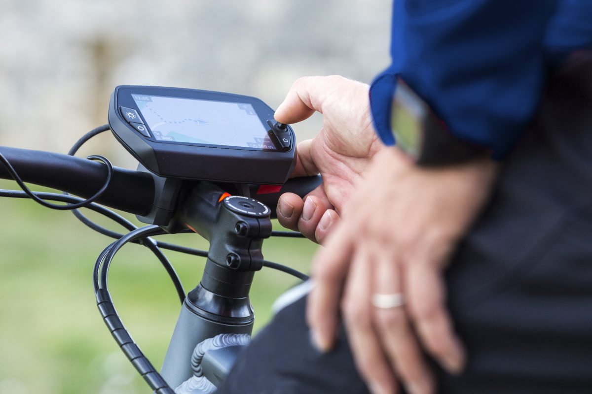 Ασφαλής ποδηλασία με 5 gadgets & αξεσουάρ για το ποδήλατο