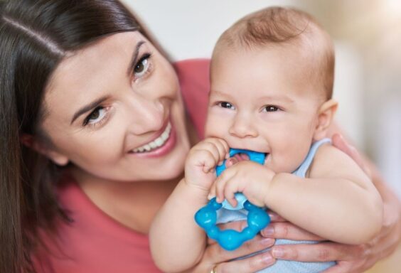 Οδοντοφυΐα μωρού: Συμπτώματα & τρόποι ανακούφισης