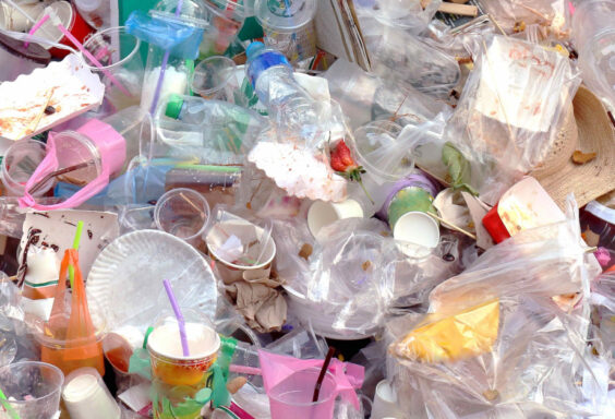 Πλαστικό: Γιατί πρέπει να μειώσουμε τη χρήση του