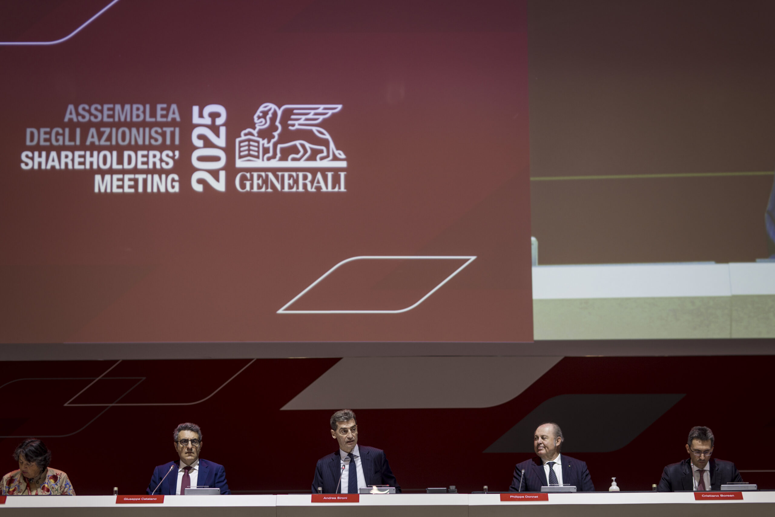 Ισχυρή εντολή από τους μετόχους της Generali για την ανανέωση της θητείας του Philippe Donnet-4